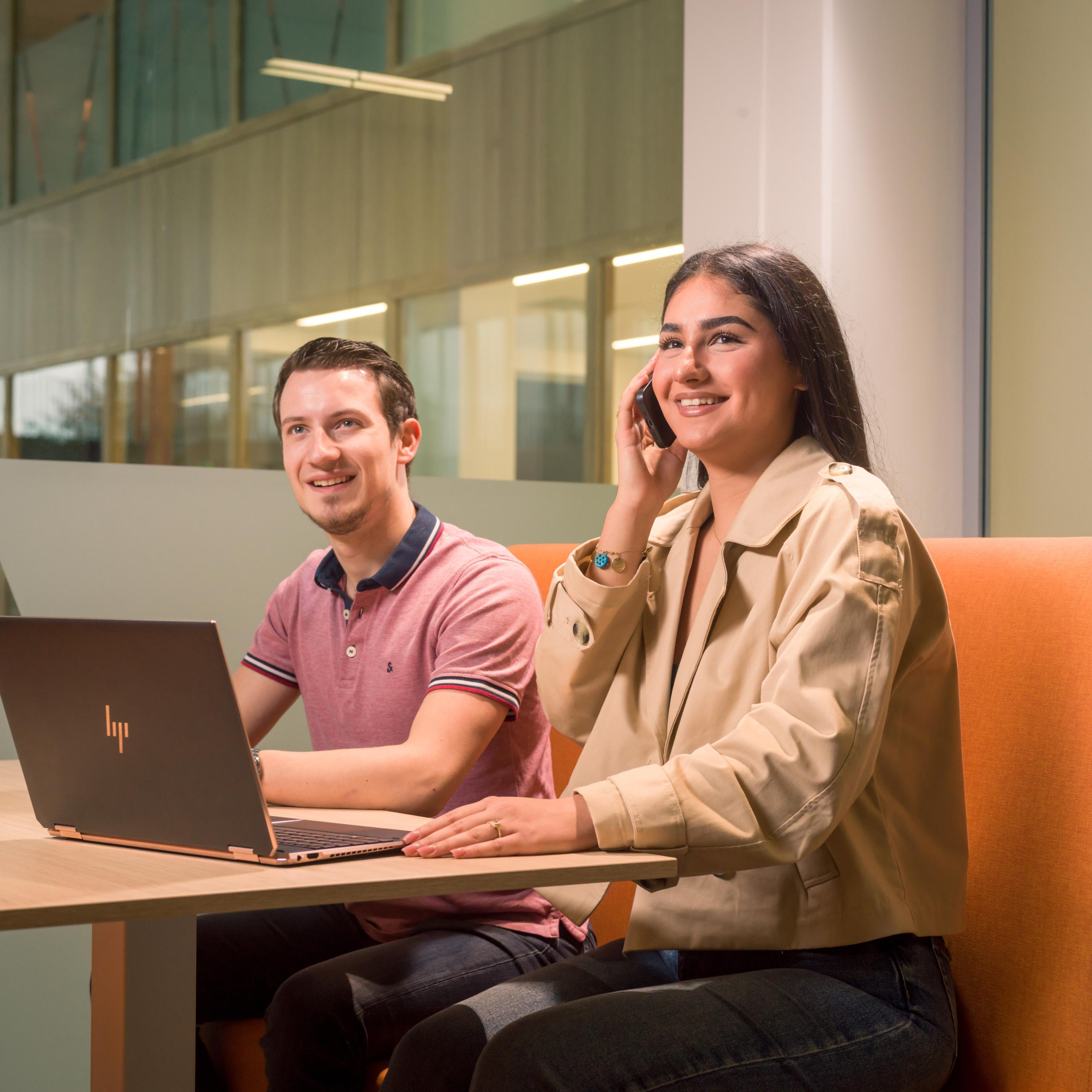 Financiële beroepen, handel, ICT, management support_dulon_college